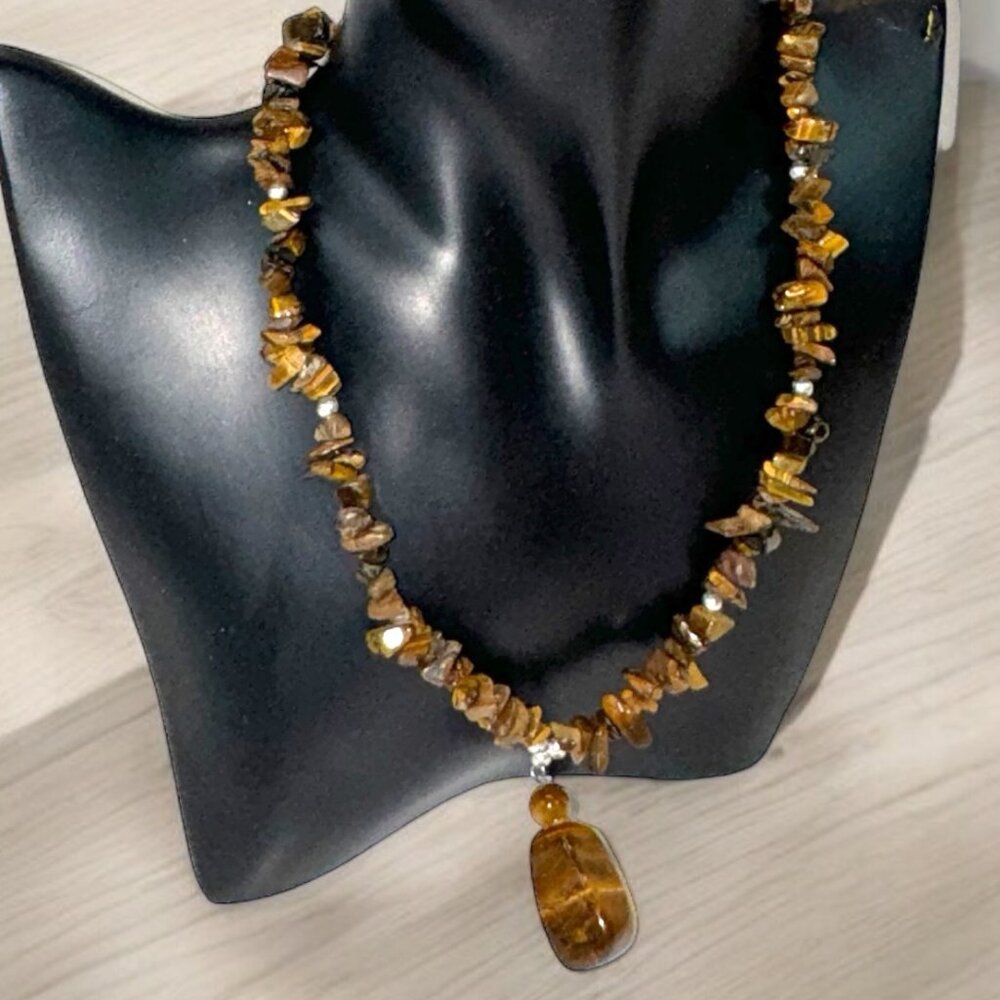 Vintage Natural Tiger Eye Chips Beads and Pendant Necklace Fashion Jewelry